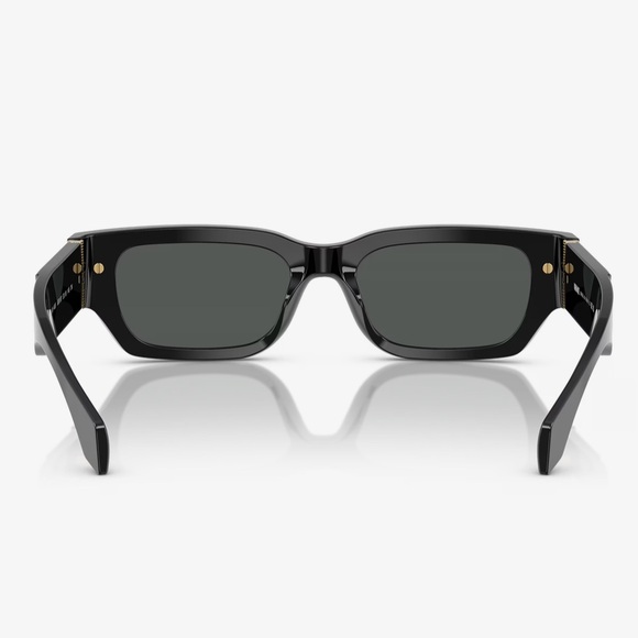 Excluded Versace Sunglasses, New 335 - Picture 6 of 10